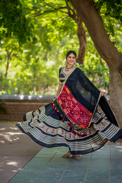 Noor-e-Riwaayat Dupatta