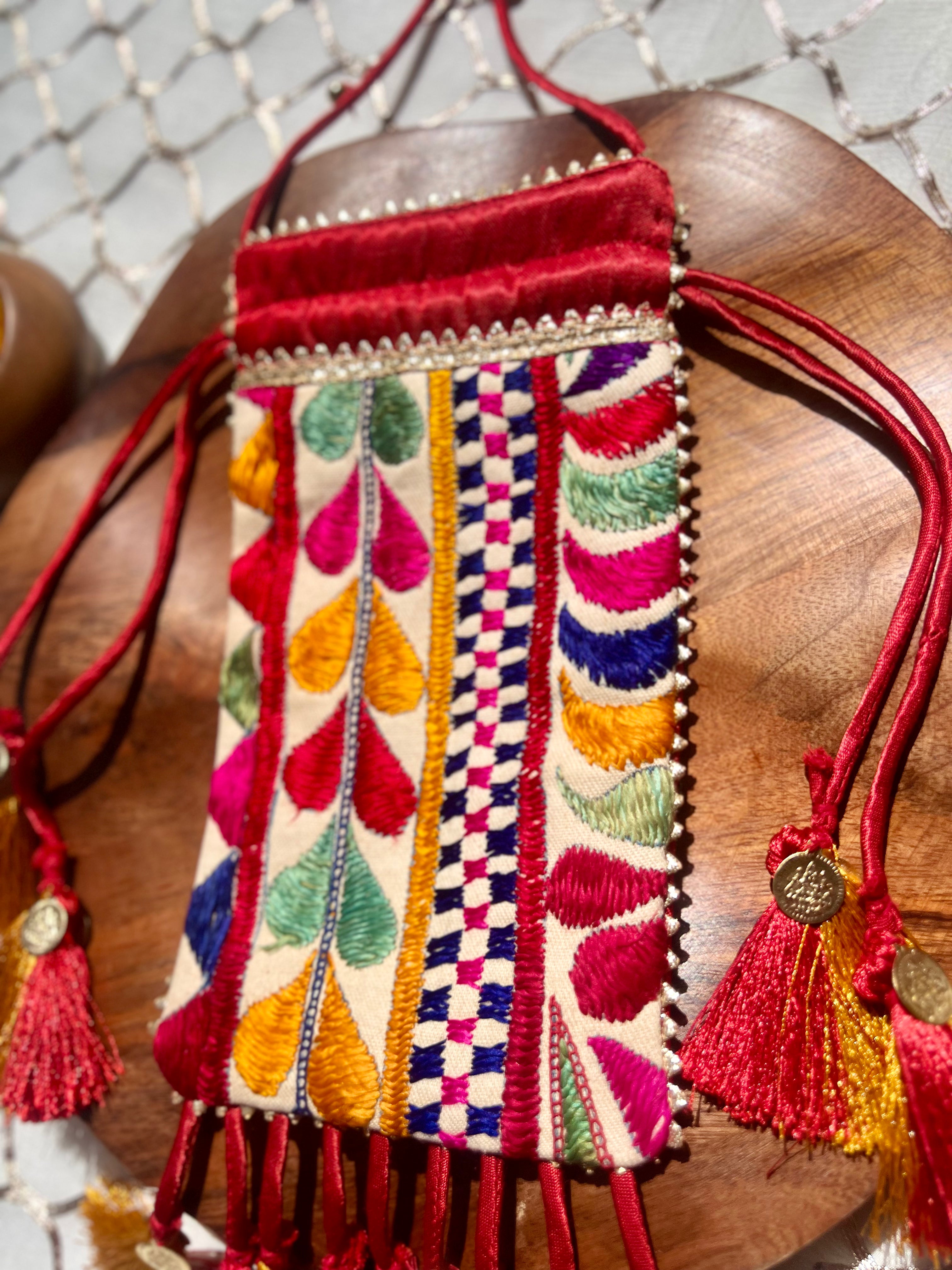 Mayura Heritage Mobile Sling